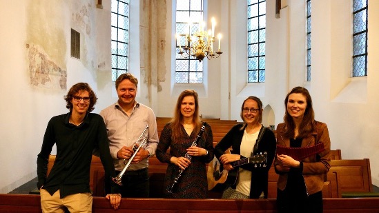 Het ensemble van Living Hope in de kerk